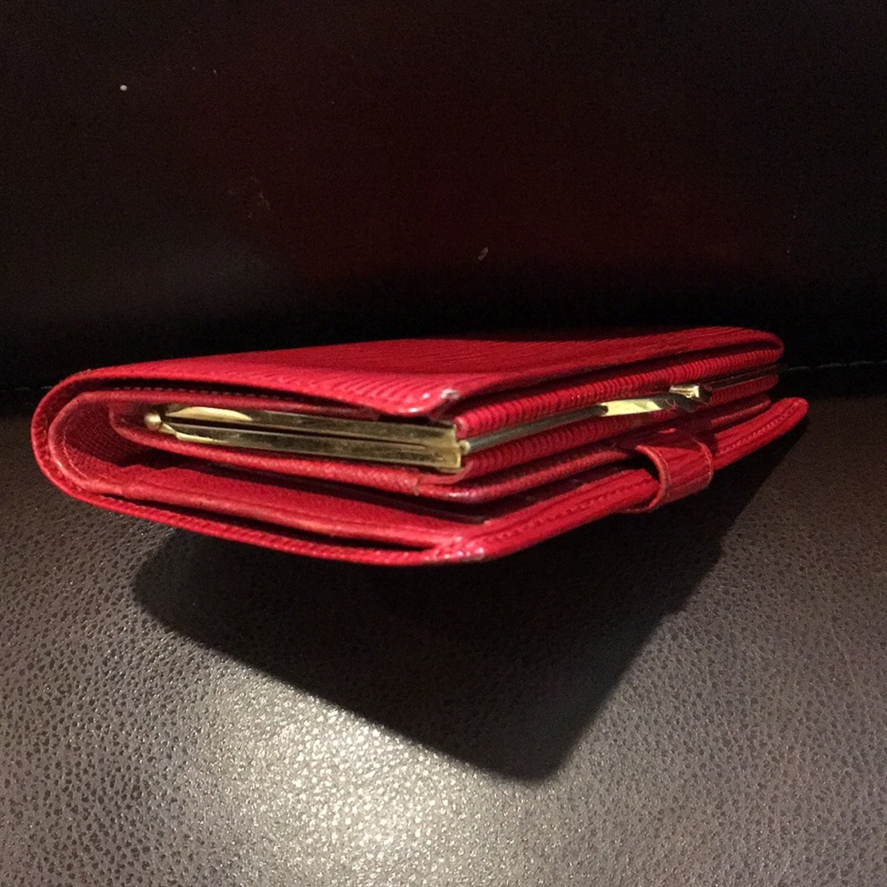 LOUIS VUITTON Red EPI Porte Monnaie Viennois Bifold Kisslock Wallet Authentic - Picture 13 of 17